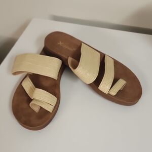 Xappeal Women's Tan and Cream Sandals